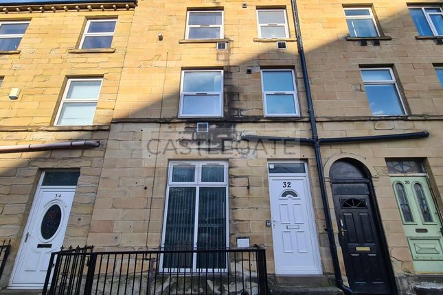 Shared accommodation to rent in Manchester Road, Huddersfield, West Yorkshire