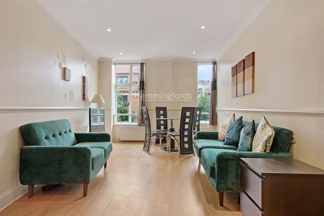 Flat to rent in Goswell Road, Clerkenwell