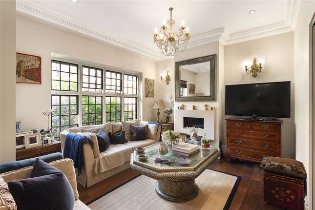 32, Ormonde Gate, London photo 3