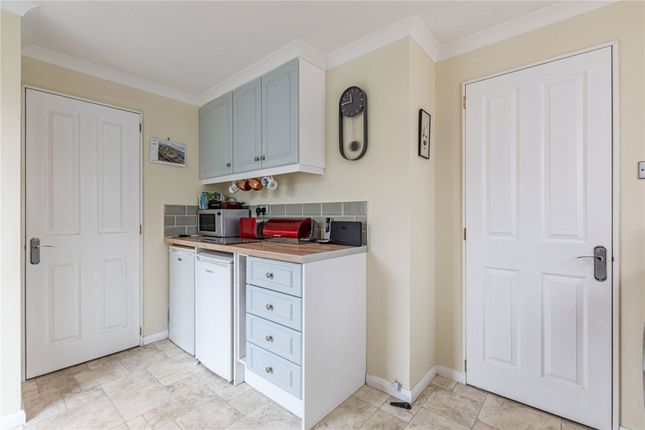 Mobile/park home for sale in Meadowlands, Addlestone, Surrey