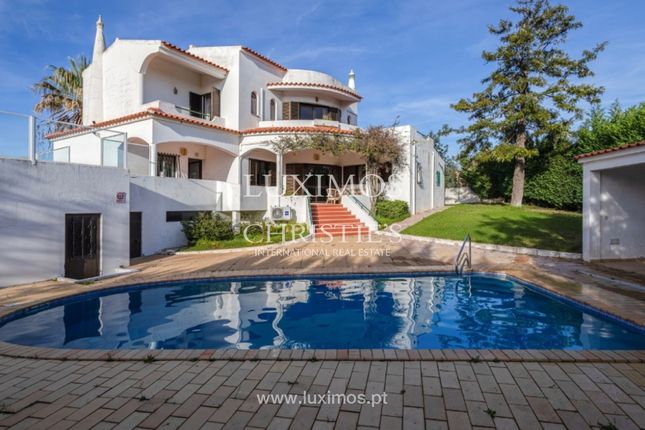 Villa for sale in 8200 Olhos De Água, Portugal