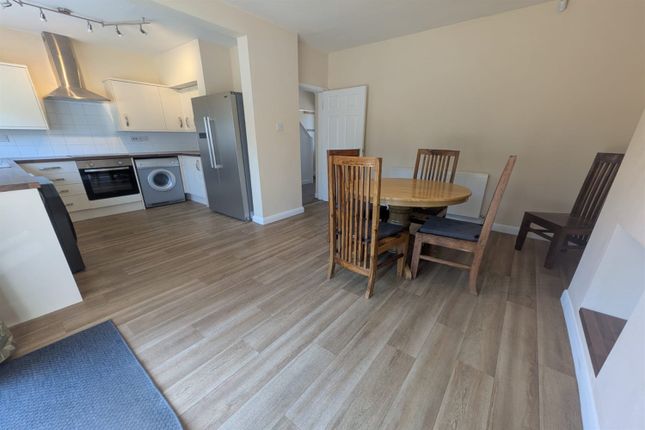 57, Farm Road, Chilwell, Nottingham photo 4