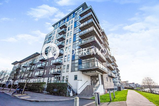 Thumbnail Flat to rent in Clovelly Place, Greenhithe, Kent