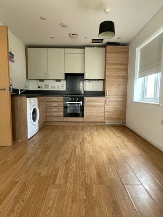 Thumbnail Flat to rent in Springhead Parkway, Gravesend