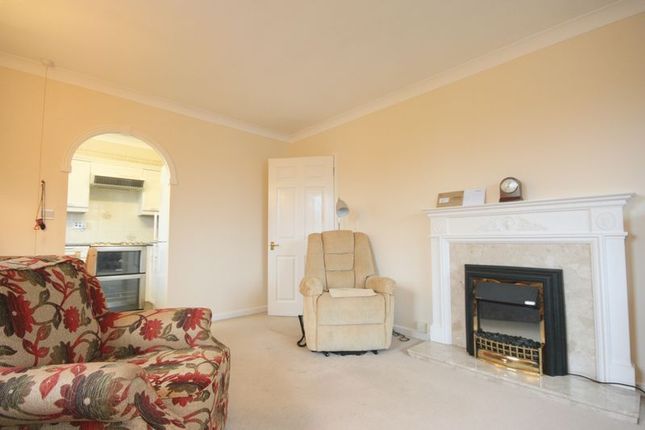1 Bed Flat For Sale In Swanbrook Court Maidenhead Sl6 Zoopla