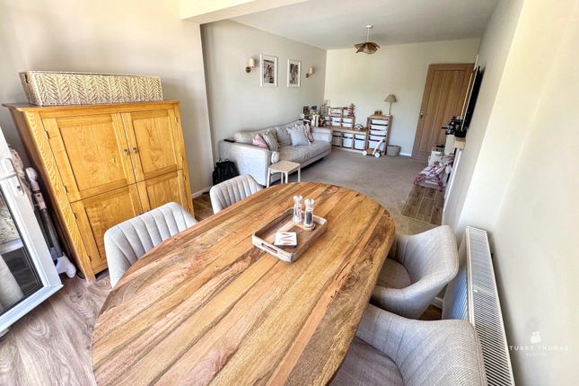 16, Prestwood Drive, Thundersley photo 3
