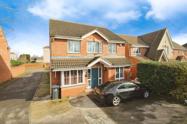 Detached house to rent in Glasshouse Close, Uxbridge
