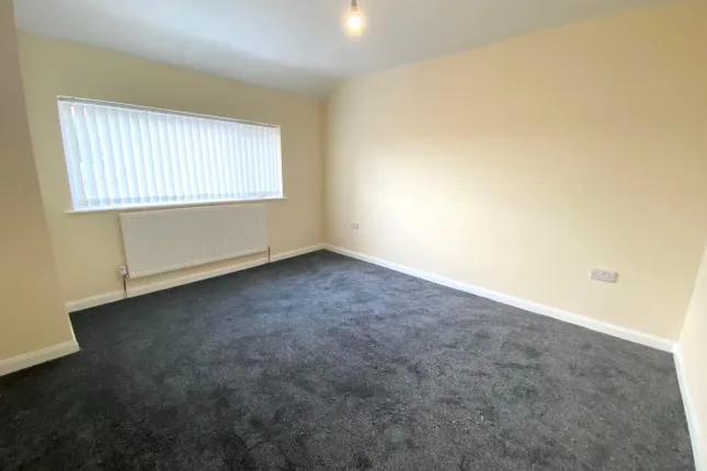 75, Camplin crescent photo 2