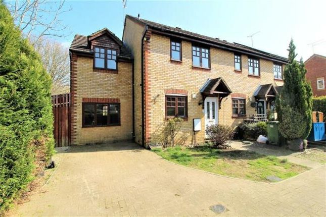 Property to rent in Dunsford Close, Swindon