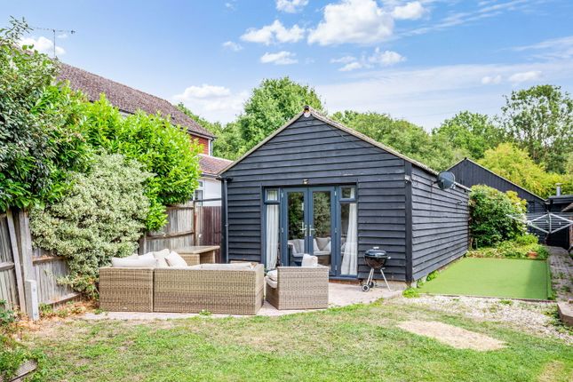 The Byre, Eastbourne Road, Newchapel photo 4