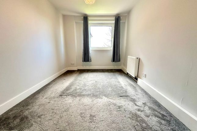 Flat to rent in Keal Avenue, Knightswood, Glasgow