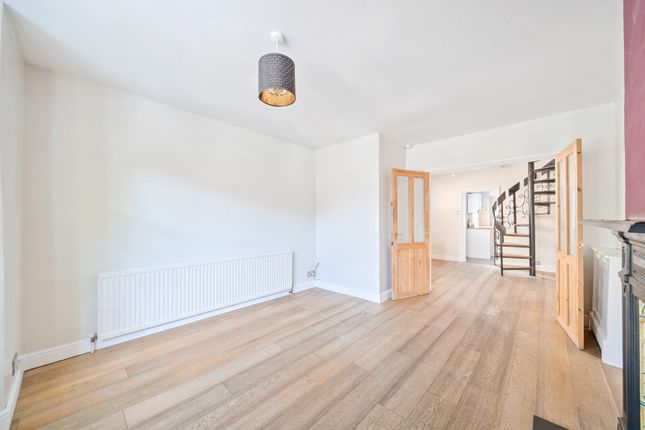 2, Mervyn Road, Shepperton photo 3