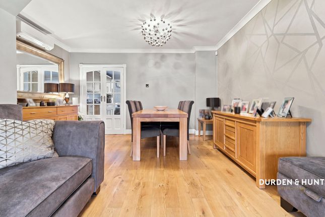 2 Uplands Road, Woodford Green photo 4