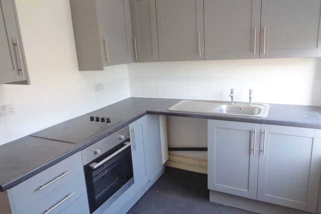 Flat to rent in Bury Old Road, Whitefield