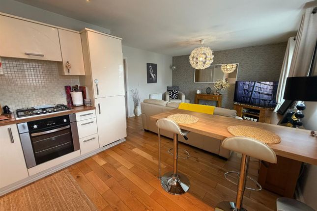 11, Tensing Fold, Dukinfield photo 2