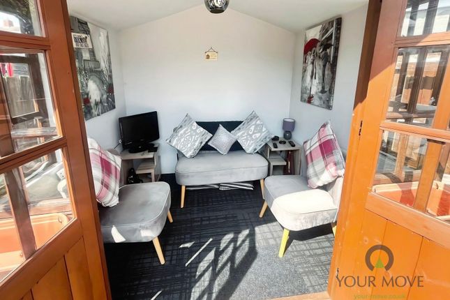 16, Derwent Avenue, Derbyshire photo 4
