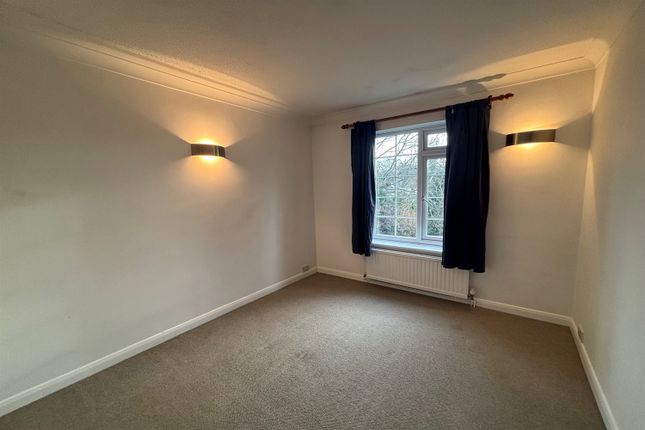 32, Heathfield Green, Midhurst photo 4