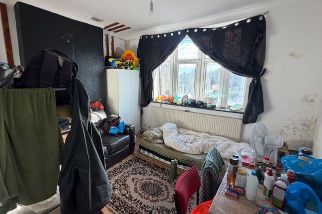 Norbury Crescent, London photo 2