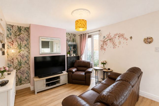 6 Asland Gardens, Southport photo 3