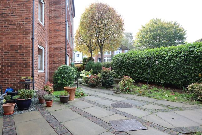 13, Homedell House, Harpenden photo 2