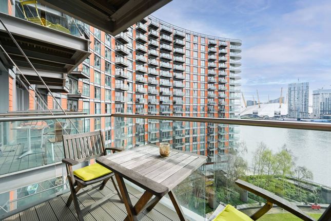 Flat to rent in New Providence Wharf, Canary Wharf, London