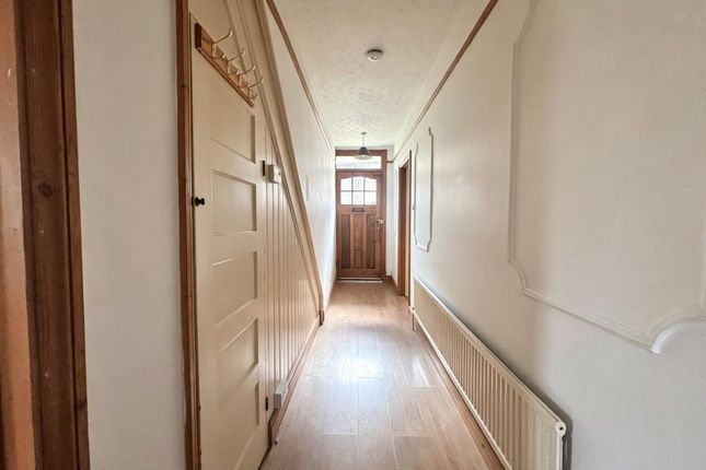 14A, Edward Grove, Barnet photo 4