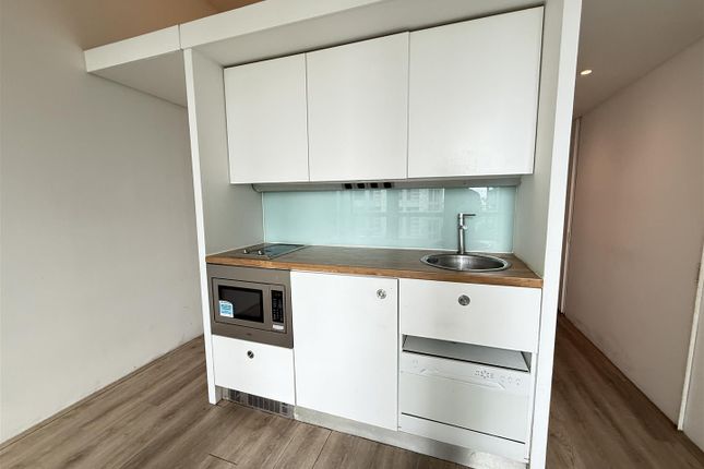 Apt 6.25, Abito, Salford photo 4
