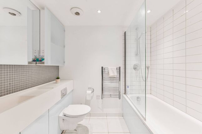 Flat for sale in Emerson Apartments, Crouch End, London
