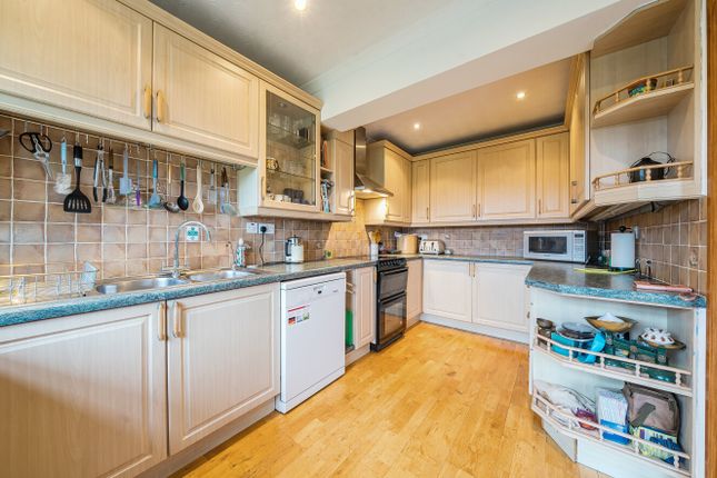 110, Carver Hill Road, Buckinghamshire photo 4