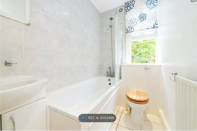 Flat, Probyn House Page Street, London photo 4