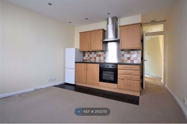 Living/Kitchen Space