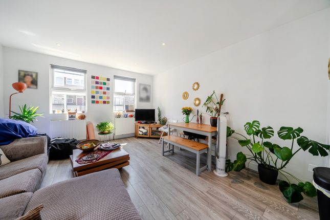 Flat B,, 11, New Church Road, London photo 3