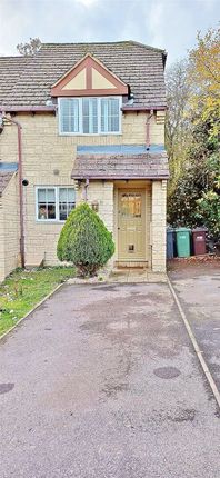 39, Eagle Close, Stroud photo 2
