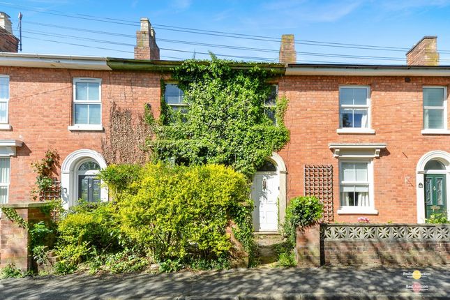 3-bed terraced on 32, Merton Road, Malvern, £115,000