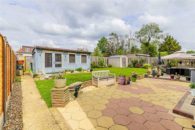 1, Hornbeams, St Albans photo 3