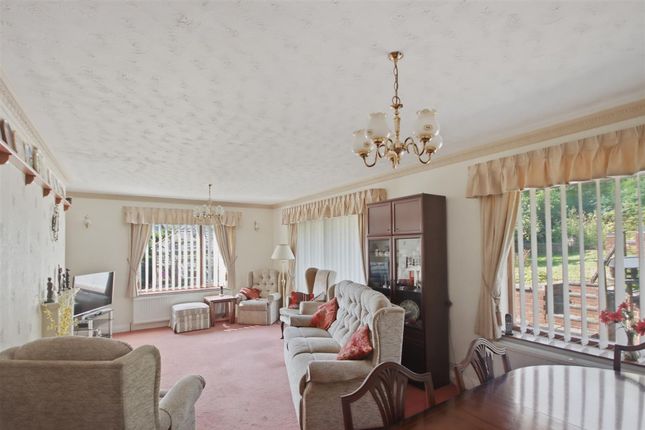 11 White Leas, Chesterfield photo 2