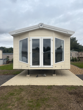 2-bed caravan on Sutton Park Holiday Park, Vicarage Lane, Long Sutton, £45,495