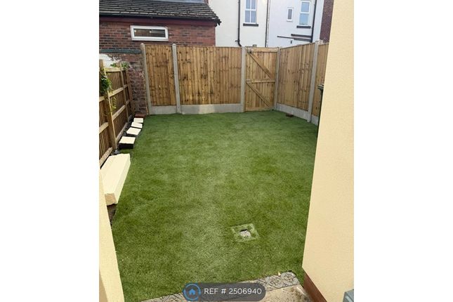 Gould St, Denton, Manchester photo 2