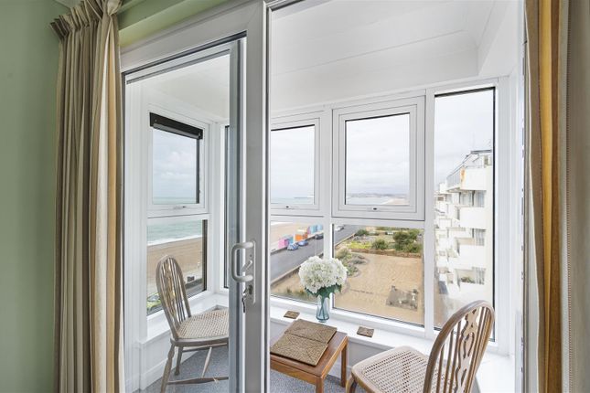 63 Stratheden Court, Esplanade, Seaford photo 4