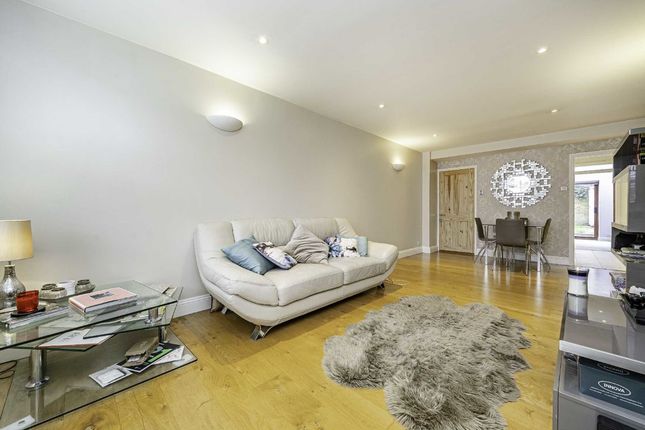Flat for sale in Sandycombe Road, Kew, Richmond