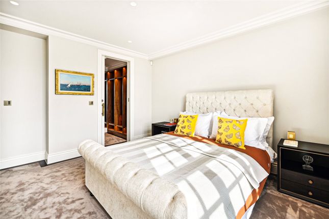 Flat for sale in Eccleston Square, Westminster