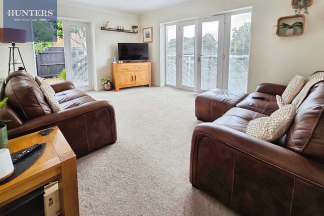 17, Gerddi Ty Bryn, Bridgend photo 4