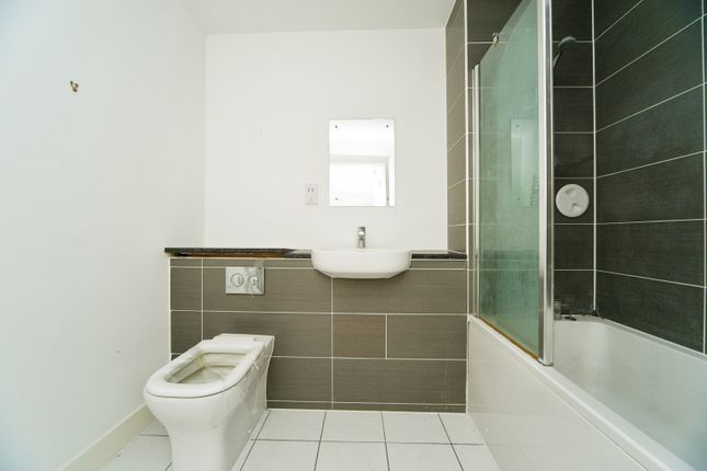 Flat 3, 25, Dorset Gardens, East Sussex photo 3