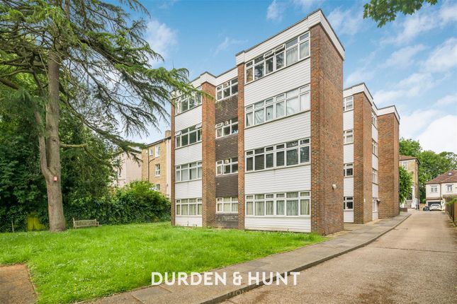 Thumbnail Flat for sale in Grosvenor Road, Wanstead