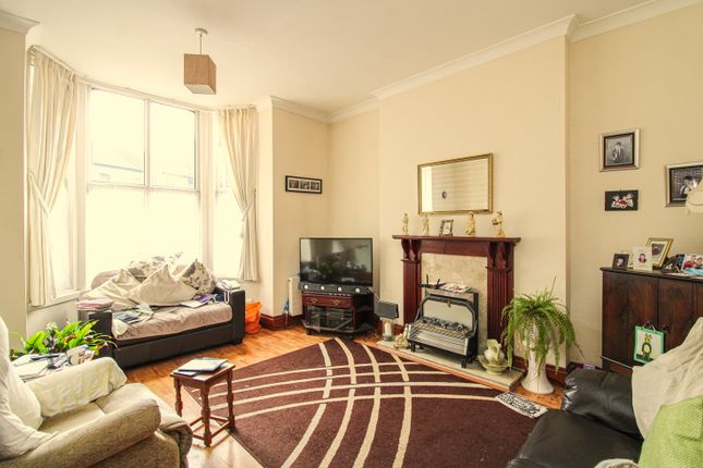 Flat for sale in Hainton Avenue, Grimsby