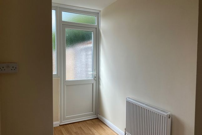 Terraced house to rent in Parlaunt Road, Slough