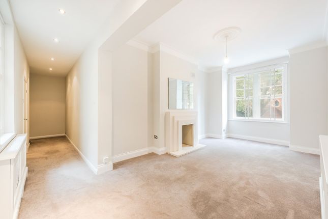 Thumbnail Flat to rent in Esmond Gardens, Bedford Park, Chiswick, London