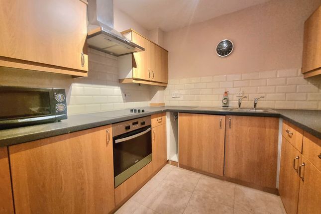 Flat 43, Woodhey Court Alma Road, Sale photo 4