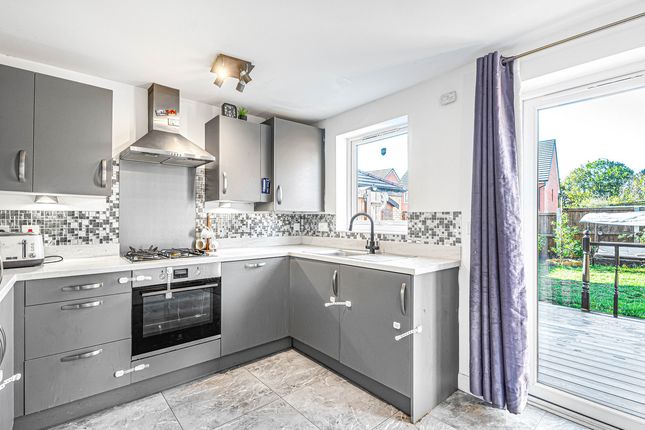 23, Baileys Crescent, Abingdon photo 2