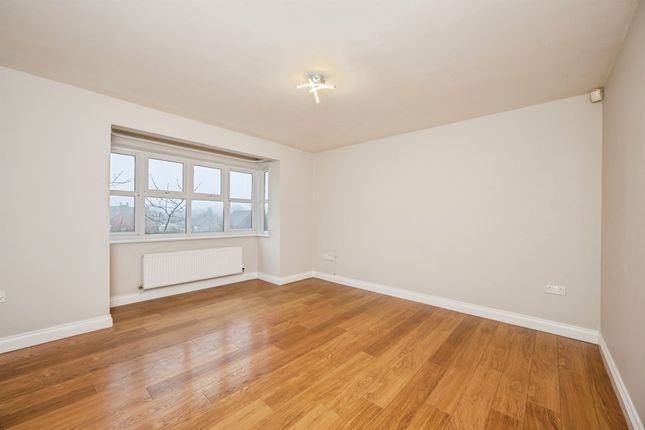 11, Sharlotte Court, Uttoxeter photo 2